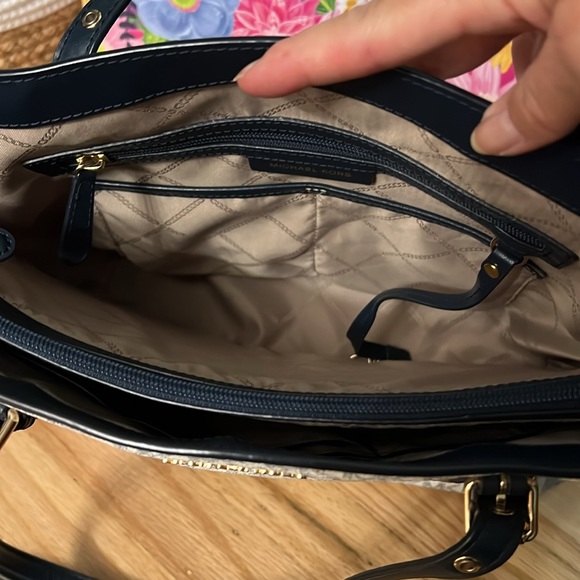 Michael Kors Purse and wallet/fits laptop in center pocket - Picture 7 of 8